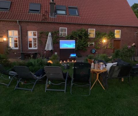 Beamer & Leinwand – Bild 1